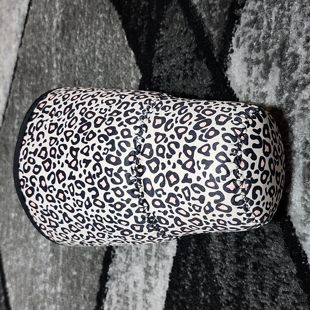 LOVAC MEDIUM 22-24 FL OZ LEOPARD PRINT INSULATED NEOPRENE TUMBLER SLEEVE KOOZIE